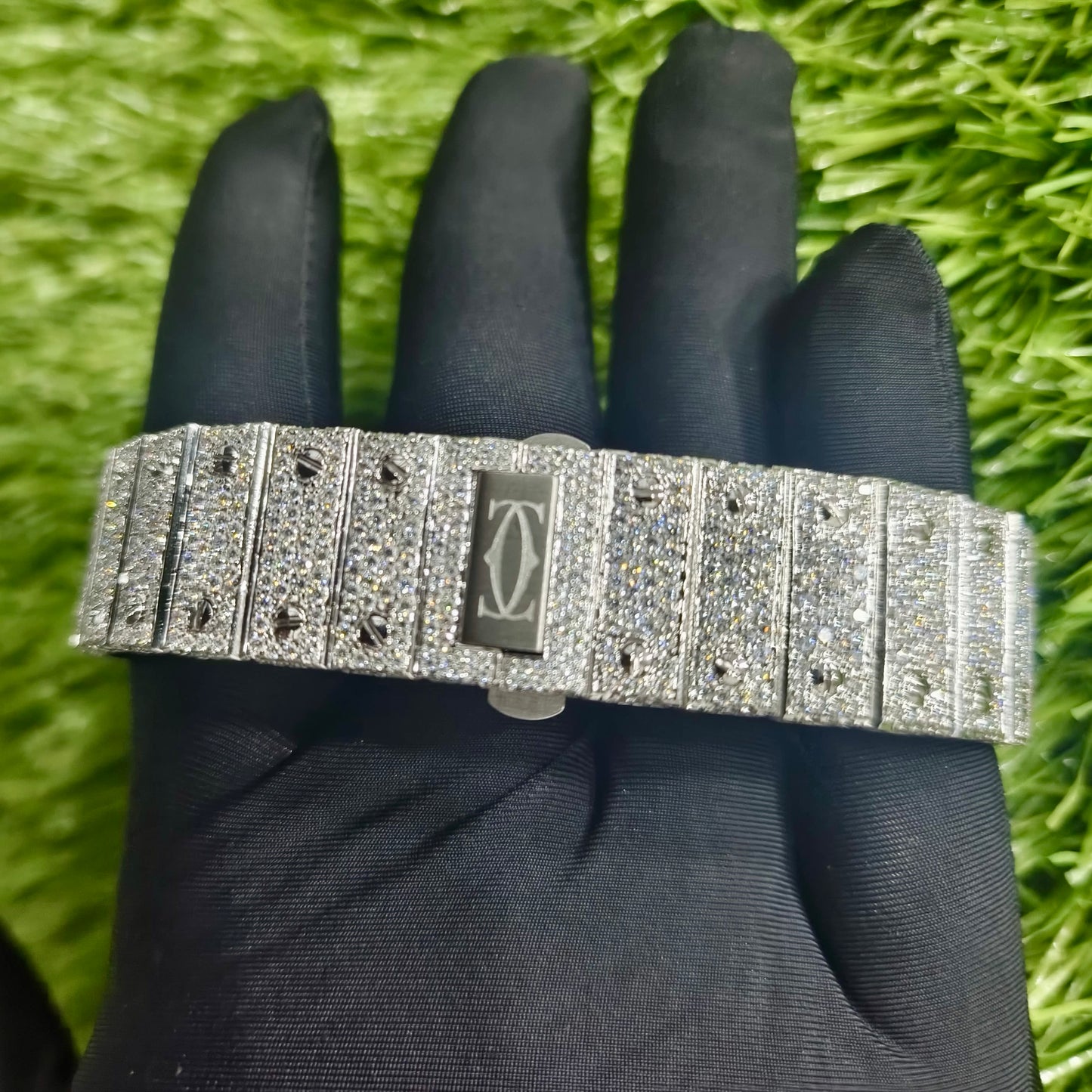 Signature Diamond Timepiece – Rainbow Roman Dial for Distinguished Tastes